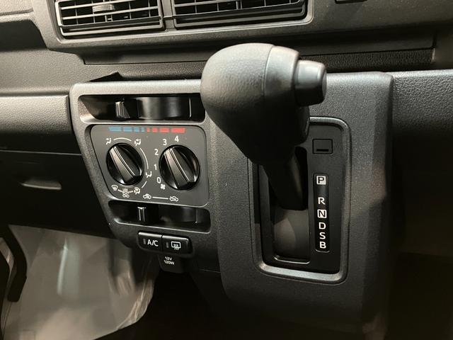 ハイゼットカーゴＤＸ　４ＷＤ　コーナーセンサー　ＡＭ／ＦＭラジオ　キーレス衝突被害軽減ブレーキ　スマアシ　パートタイム４ＷＤ　コーナーセンサー　前席パワーウインドウ　ＡＭ／ＦＭステレオ　両側スライドドア　オートライト　マニュアルレベリング　キーレスエントリー（滋賀県）の中古車