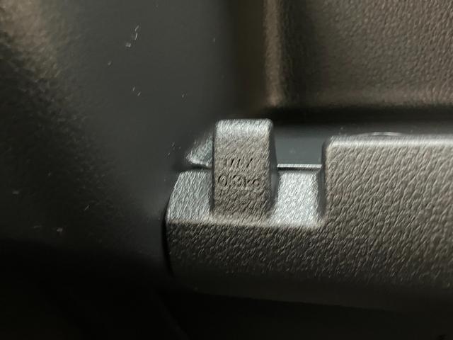 ハイゼットカーゴＤＸ　４ＷＤ　コーナーセンサー　ＡＭ／ＦＭラジオ　キーレス衝突被害軽減ブレーキ　スマアシ　パートタイム４ＷＤ　コーナーセンサー　前席パワーウインドウ　ＡＭ／ＦＭステレオ　両側スライドドア　オートライト　マニュアルレベリング　キーレスエントリー（滋賀県）の中古車