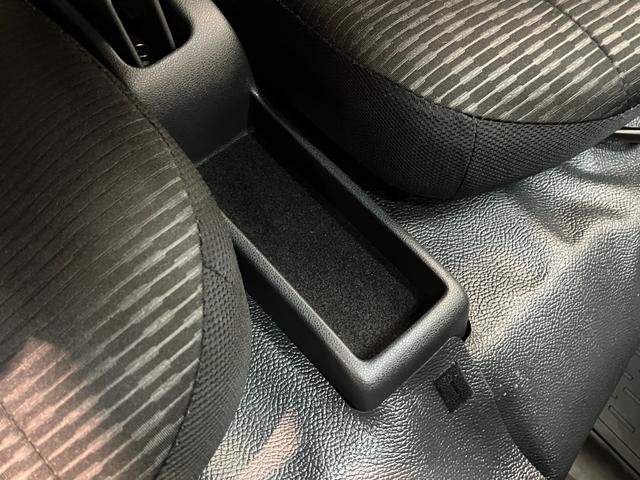 ハイゼットカーゴＤＸ　４ＷＤ　コーナーセンサー　ＡＭ／ＦＭラジオ　キーレス衝突被害軽減ブレーキ　スマアシ　パートタイム４ＷＤ　コーナーセンサー　前席パワーウインドウ　ＡＭ／ＦＭステレオ　両側スライドドア　オートライト　マニュアルレベリング　キーレスエントリー（滋賀県）の中古車