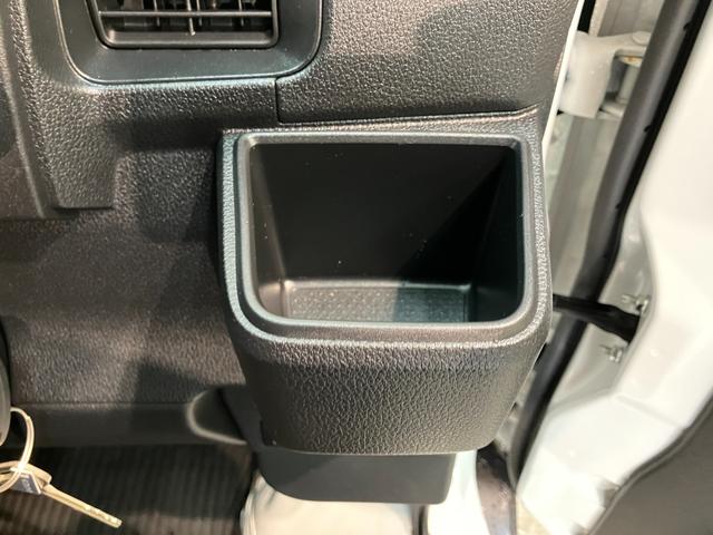 ハイゼットカーゴＤＸ　４ＷＤ　コーナーセンサー　ＡＭ／ＦＭラジオ　キーレス衝突被害軽減ブレーキ　スマアシ　パートタイム４ＷＤ　コーナーセンサー　前席パワーウインドウ　ＡＭ／ＦＭステレオ　両側スライドドア　オートライト　マニュアルレベリング　キーレスエントリー（滋賀県）の中古車