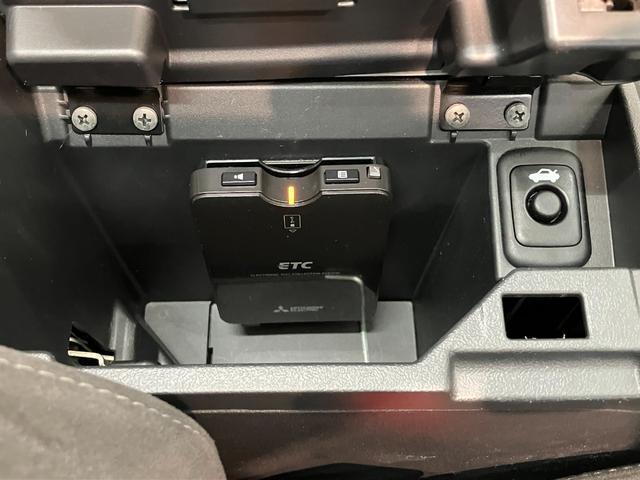 コペンローブS 5MT レカロ MOMOステ ナビ バックカメラ電動オープンルーフ フルセグナビ DVD再生 Bluetooth USB バックカメラ ドラレコ ETC MOMO製ハンドル レカロシート ビルシュタイン製ショックアブソーバー シートヒーター LED(滋賀県)の中古車