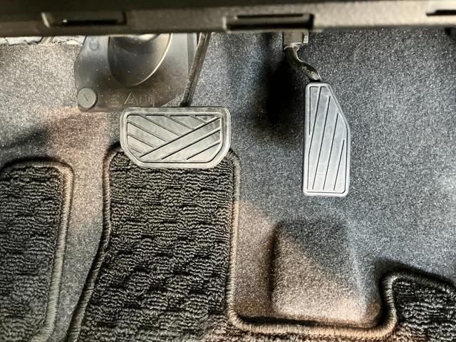ソリオバンディットハイブリッドＭＶ　４ＷＤ　８型フルセグナビ　バックカメラ衝突被害軽減ブレーキ　リアコーナーセンサー　フルセグナビ　Ｂｌｕｅｔｏｏｔｈ　ＤＶＤ　ＵＳＢ　バックカメラ　両側電動スライドドア　シートヒーター　ＬＥＤ　オートライト　レーダークルコン　４ＷＤ（滋賀県）の中古車