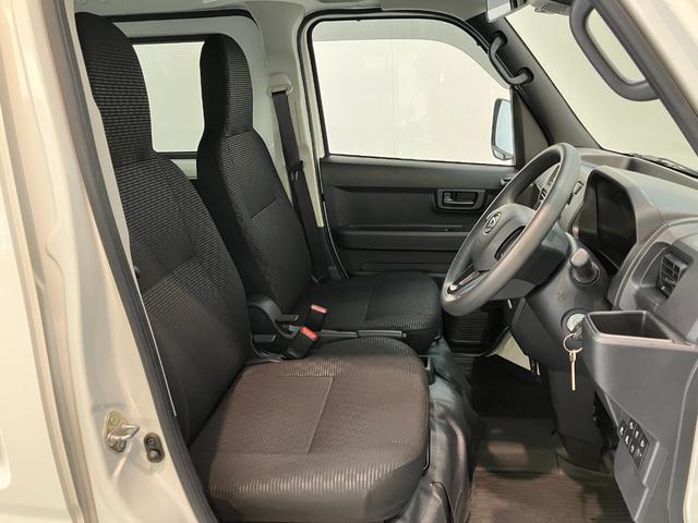 ハイゼットカーゴＤＸ　４ＷＤ　コーナーセンサー　ドラレコ　ＥＴＣ　キーレス衝突被害軽減ブレーキ　スマアシ　パートタイム４ＷＤ　コーナーセンサー　前席パワーウインドウ　ＡＭ／ＦＭステレオ　ドラレコ　ＥＴＣ　両側スライドドア　オートライト　マニュアルレベリング（滋賀県）の中古車