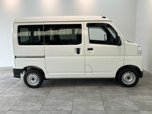ハイゼットカーゴＤＸ　４ＷＤ　コーナーセンサー　ドラレコ　ＥＴＣ　キーレス衝突被害軽減ブレーキ　スマアシ　パートタイム４ＷＤ　コーナーセンサー　前席パワーウインドウ　ＡＭ／ＦＭステレオ　ドラレコ　ＥＴＣ　両側スライドドア　オートライト　マニュアルレベリング（滋賀県）の中古車