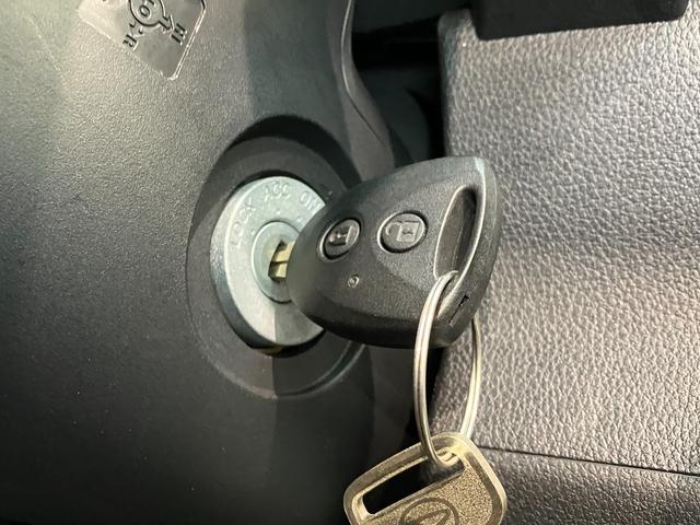 ハイゼットカーゴＤＸ　４ＷＤ　コーナーセンサー　ドラレコ　ＥＴＣ　キーレス衝突被害軽減ブレーキ　スマアシ　パートタイム４ＷＤ　コーナーセンサー　前席パワーウインドウ　ＡＭ／ＦＭステレオ　ドラレコ　ＥＴＣ　両側スライドドア　オートライト　マニュアルレベリング（滋賀県）の中古車