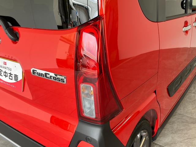 タントファンクロスターボ　９型ディスプレイオーディオ　フルセグ衝突被害軽減ブレーキ　コーナーセンサー　９型ディスプレイオーディオ　フルセグ　Ｂｌｕｅｔｏｏｔｈ　ＵＳＢ　バックカメラ　両側電動スライドドア　前席シートヒーター　ＬＥＤ　スマートキー　エコアイドル（滋賀県）の中古車