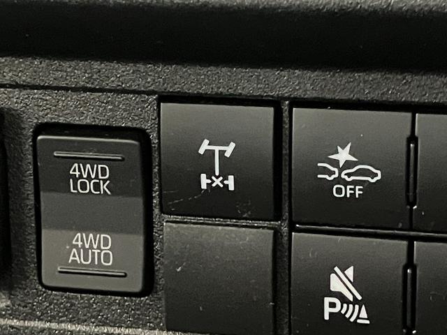 ハイゼットトラックＥＸＴ　４ＷＤ　ＣＶＴ　デフロック　荷台作業灯　スマートキー衝突被害軽減ブレーキ　コーナーセンサー　パートタイム４ＷＤ　デフロック　スマートキー　パワーウインドウ　オートライト　マニュアルレベリング　荷台作業灯　電動格納式ミラー　４枚リーフスプリング（滋賀県）の中古車