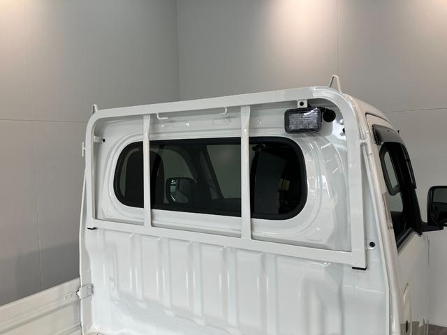 ハイゼットトラックＥＸＴ　４ＷＤ　ＣＶＴ　デフロック　荷台作業灯　スマートキー衝突被害軽減ブレーキ　コーナーセンサー　パートタイム４ＷＤ　デフロック　スマートキー　パワーウインドウ　オートライト　マニュアルレベリング　荷台作業灯　電動格納式ミラー　４枚リーフスプリング（滋賀県）の中古車