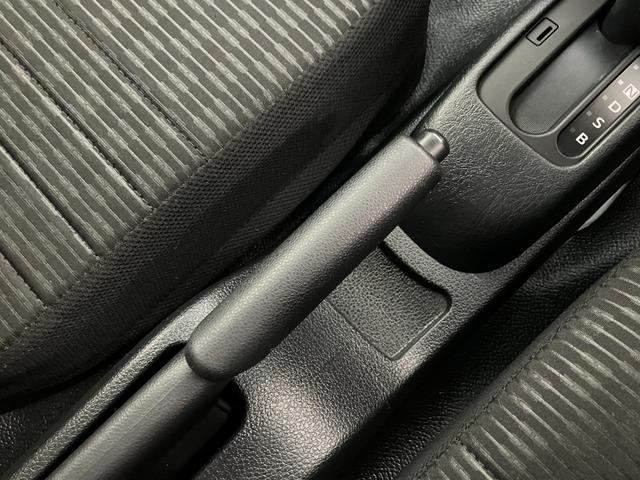 ハイゼットトラックＥＸＴ　４ＷＤ　ＣＶＴ　デフロック　荷台作業灯　スマートキー衝突被害軽減ブレーキ　コーナーセンサー　パートタイム４ＷＤ　デフロック　スマートキー　パワーウインドウ　オートライト　マニュアルレベリング　荷台作業灯　電動格納式ミラー　４枚リーフスプリング（滋賀県）の中古車