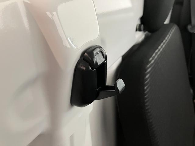 ハイゼットトラックＥＸＴ　４ＷＤ　ＣＶＴ　デフロック　荷台作業灯　スマートキー衝突被害軽減ブレーキ　コーナーセンサー　パートタイム４ＷＤ　デフロック　スマートキー　パワーウインドウ　オートライト　マニュアルレベリング　荷台作業灯　電動格納式ミラー　４枚リーフスプリング（滋賀県）の中古車