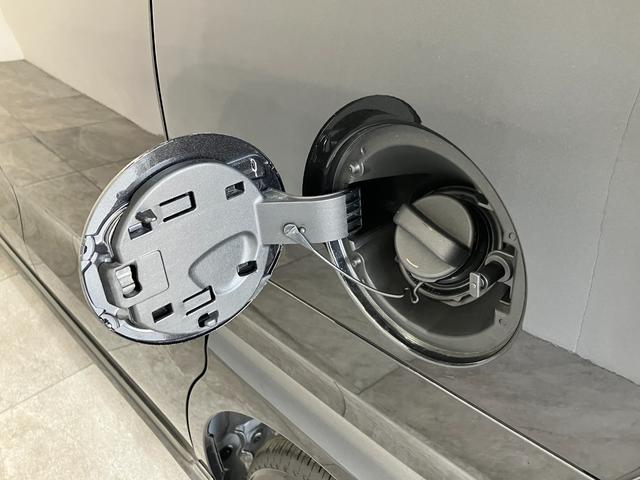 タントカスタムＸリミテッド　レーダークルコン　届出済未使用車衝突被害軽減ブレーキ　コーナーセンサー　バックカメラ（ナビ装着時用）　両側電動スライドドア　前席シートヒーター　電動パーキングブレーキ　ＬＥＤ　オートライト　オートエアコン　クルーズコントロール（滋賀県）の中古車