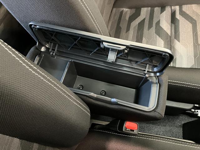 タフトＧ　ダーククロムベンチャー　９型ディスプレイオーディオ衝突被害軽減ブレーキ　コーナーセンサー　９型ディスプレイオーディオ　フルセグ　Ｂｌｕｅｔｏｏｔｈ　ＵＳＢ　バックカメラ　前席シートヒーター　電動パーキングブレーキ　ＬＥＤ　オートライト　オートエアコン（滋賀県）の中古車