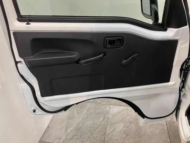 ハイゼットトラックスタンダード　農用スペシャル　４ＷＤ　届出済未使用車衝突被害軽減ブレーキ　コーナーセンサー　４ＷＤ　デフロック　荷台作業灯　ＡＭ／ＦＭラジオ　４枚リーフスプリング　マニュアルレベリング　届出済未使用車（滋賀県）の中古車