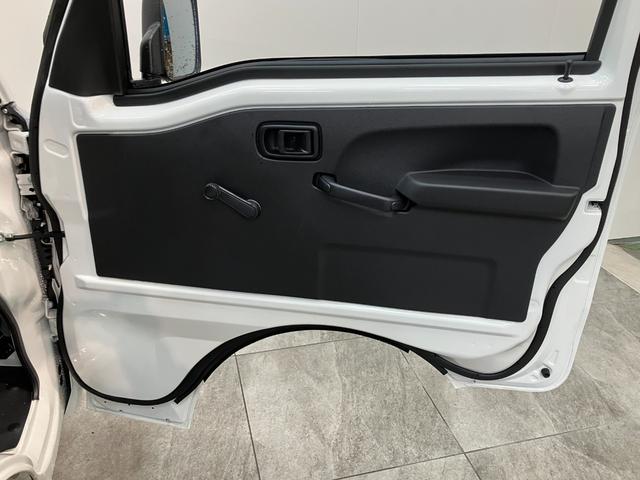 ハイゼットトラックスタンダード　農用スペシャル　４ＷＤ　届出済未使用車衝突被害軽減ブレーキ　コーナーセンサー　４ＷＤ　デフロック　荷台作業灯　ＡＭ／ＦＭラジオ　４枚リーフスプリング　マニュアルレベリング　届出済未使用車（滋賀県）の中古車