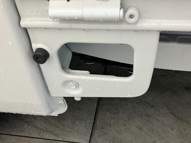 ハイゼットトラックスタンダード　農用スペシャル　４ＷＤ　届出済未使用車衝突被害軽減ブレーキ　コーナーセンサー　４ＷＤ　デフロック　荷台作業灯　ＡＭ／ＦＭラジオ　４枚リーフスプリング　マニュアルレベリング　届出済未使用車（滋賀県）の中古車
