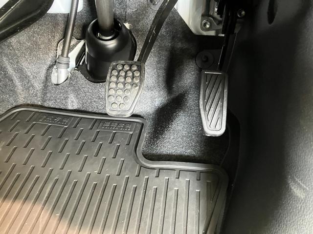 ハイゼットカーゴクルーズ　コーナーセンサー　Ｂ／Ｔオーディオ　スマートキー衝突被害軽減ブレーキ　スマアシ　コーナーセンサー　スマートキー　前席パワーウインドウ　Ｂｌｕｅｔｏｏｔｈ　ＵＳＢ　両側スライドドア　ＬＥＤヘッドライト　オートライト　電動格納式ミラー（滋賀県）の中古車