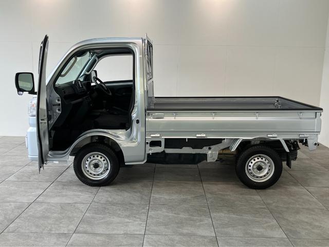 ハイゼットトラックＥＸＴ　５ＭＴ　４ＷＤ　デフロック　コーナーセンサー衝突被害軽減ブレーキ　コーナーセンサー　パートタイム４ＷＤ　デフロック　Ｂｌｕｅｔｏｏｔｈオーディオ　ＵＳＢ　スマートキー　パワーウインドウ　オートライト　荷台作業灯　４枚リーフスプリング　５速ＭＴ（滋賀県）の中古車