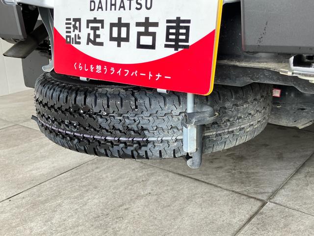 ハイゼットトラックＥＸＴ　５ＭＴ　４ＷＤ　デフロック　コーナーセンサー衝突被害軽減ブレーキ　コーナーセンサー　パートタイム４ＷＤ　デフロック　Ｂｌｕｅｔｏｏｔｈオーディオ　ＵＳＢ　スマートキー　パワーウインドウ　オートライト　荷台作業灯　４枚リーフスプリング　５速ＭＴ（滋賀県）の中古車