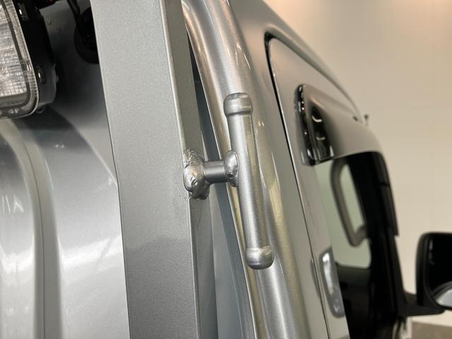 ハイゼットトラックＥＸＴ　５ＭＴ　４ＷＤ　デフロック　コーナーセンサー衝突被害軽減ブレーキ　コーナーセンサー　パートタイム４ＷＤ　デフロック　Ｂｌｕｅｔｏｏｔｈオーディオ　ＵＳＢ　スマートキー　パワーウインドウ　オートライト　荷台作業灯　４枚リーフスプリング　５速ＭＴ（滋賀県）の中古車