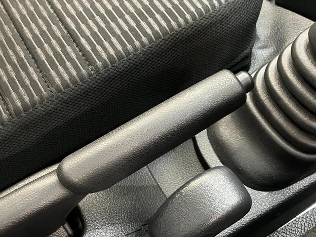 ハイゼットトラックＥＸＴ　５ＭＴ　４ＷＤ　デフロック　コーナーセンサー衝突被害軽減ブレーキ　コーナーセンサー　パートタイム４ＷＤ　デフロック　Ｂｌｕｅｔｏｏｔｈオーディオ　ＵＳＢ　スマートキー　パワーウインドウ　オートライト　荷台作業灯　４枚リーフスプリング　５速ＭＴ（滋賀県）の中古車