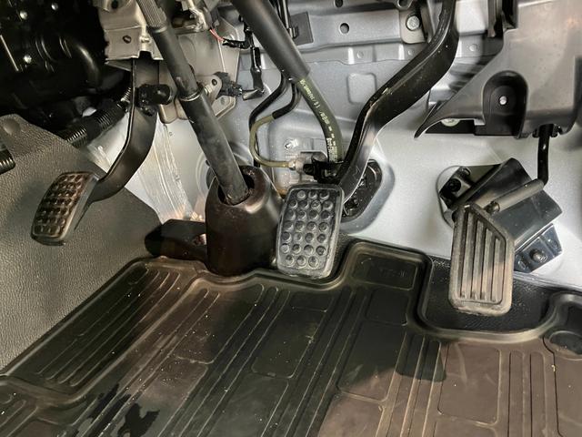 ハイゼットトラックＥＸＴ　５ＭＴ　４ＷＤ　デフロック　コーナーセンサー衝突被害軽減ブレーキ　コーナーセンサー　パートタイム４ＷＤ　デフロック　Ｂｌｕｅｔｏｏｔｈオーディオ　ＵＳＢ　スマートキー　パワーウインドウ　オートライト　荷台作業灯　４枚リーフスプリング　５速ＭＴ（滋賀県）の中古車