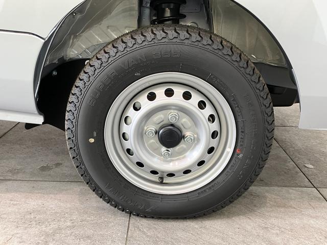 ハイゼットトラックスタンダード 4WD 5MT デフロック 届出済未使用車衝突被害軽減ブレーキ コーナーセンサー パートタイム4WD デフロック 5速マニュアルミッション車 AM/FMラジオ マニュアルレベリング オートライト 4枚リーフスプリング 荷台作業灯(滋賀県)の中古車