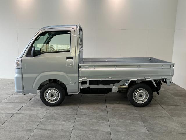 ハイゼットトラックスタンダード 4WD 5MT デフロック 届出済未使用車衝突被害軽減ブレーキ コーナーセンサー パートタイム4WD デフロック 5速マニュアルミッション車 AM/FMラジオ マニュアルレベリング オートライト 4枚リーフスプリング 荷台作業灯(滋賀県)の中古車