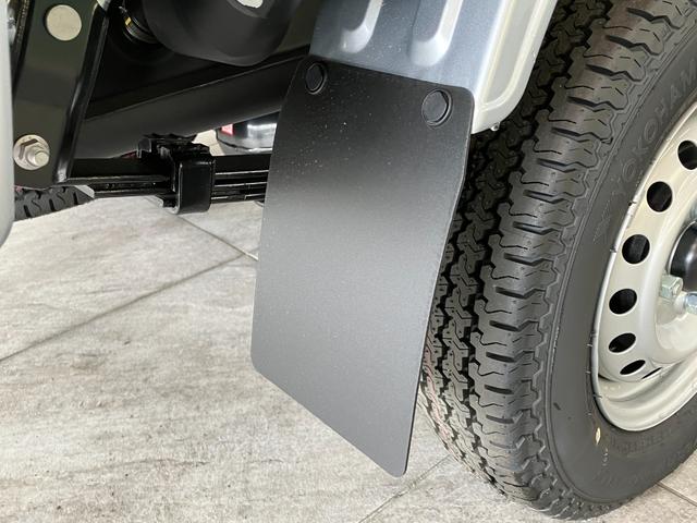 ハイゼットトラックスタンダード 4WD 5MT デフロック 届出済未使用車衝突被害軽減ブレーキ コーナーセンサー パートタイム4WD デフロック 5速マニュアルミッション車 AM/FMラジオ マニュアルレベリング オートライト 4枚リーフスプリング 荷台作業灯(滋賀県)の中古車