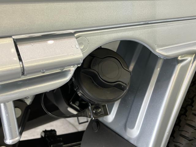ハイゼットトラックスタンダード 4WD 5MT デフロック 届出済未使用車衝突被害軽減ブレーキ コーナーセンサー パートタイム4WD デフロック 5速マニュアルミッション車 AM/FMラジオ マニュアルレベリング オートライト 4枚リーフスプリング 荷台作業灯(滋賀県)の中古車