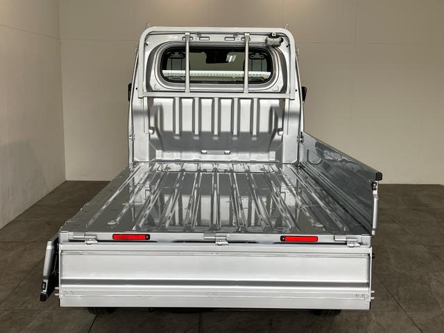 ハイゼットトラックスタンダード 4WD 5MT デフロック 届出済未使用車衝突被害軽減ブレーキ コーナーセンサー パートタイム4WD デフロック 5速マニュアルミッション車 AM/FMラジオ マニュアルレベリング オートライト 4枚リーフスプリング 荷台作業灯(滋賀県)の中古車