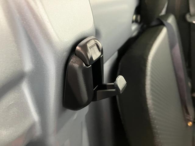 ハイゼットトラックスタンダード 4WD 5MT デフロック 届出済未使用車衝突被害軽減ブレーキ コーナーセンサー パートタイム4WD デフロック 5速マニュアルミッション車 AM/FMラジオ マニュアルレベリング オートライト 4枚リーフスプリング 荷台作業灯(滋賀県)の中古車