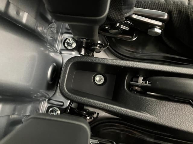 ハイゼットトラックスタンダード 4WD 5MT デフロック 届出済未使用車衝突被害軽減ブレーキ コーナーセンサー パートタイム4WD デフロック 5速マニュアルミッション車 AM/FMラジオ マニュアルレベリング オートライト 4枚リーフスプリング 荷台作業灯(滋賀県)の中古車