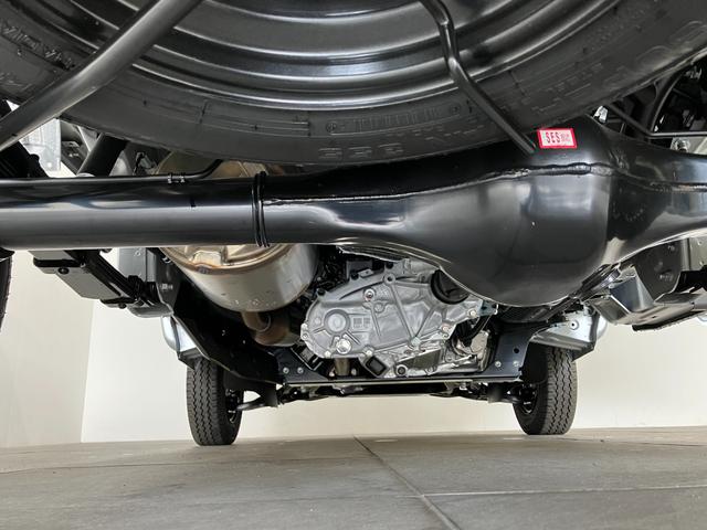 ハイゼットトラックスタンダード 4WD 5MT デフロック 届出済未使用車衝突被害軽減ブレーキ コーナーセンサー パートタイム4WD デフロック 5速マニュアルミッション車 AM/FMラジオ マニュアルレベリング オートライト 4枚リーフスプリング 荷台作業灯(滋賀県)の中古車