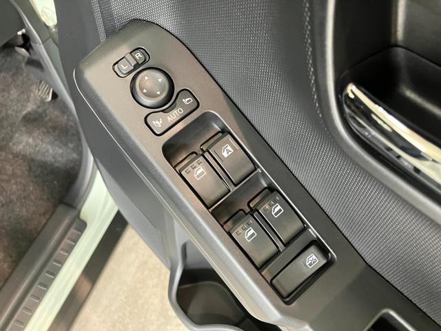 タフトＧダーククロムベンチャー　レーダクルコン　届出済未使用車衝突被害軽減ブレーキ　コーナーセンサー　バックカメラ（ナビ装着時用）　シートヒーター　電動パーキング　スカイフィールトップ　ＬＥＤ　オートライト　オートエアコン　スマートキー　エコアイドル　クルコン（滋賀県）の中古車