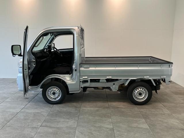 ハイゼットトラックＥＸＴ　４ＷＤ　ＣＶＴ車　９型ディスプレイオーディオ衝突被害軽減ブレーキ　コーナーセンサー　９型ディスプレイオーディオ　Ｂｌｕｅｔｏｏｔｈ　ＵＳＢ　バックカメラ　スマートキー　パワーウインドウ　４ＷＤ　デフロック　荷台作業灯　４枚リーフスプリング（滋賀県）の中古車