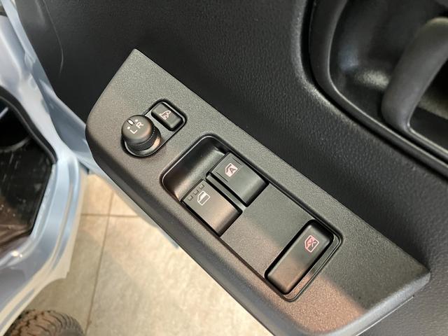 ハイゼットトラックＥＸＴ　４ＷＤ　ＣＶＴ車　９型ディスプレイオーディオ衝突被害軽減ブレーキ　コーナーセンサー　９型ディスプレイオーディオ　Ｂｌｕｅｔｏｏｔｈ　ＵＳＢ　バックカメラ　スマートキー　パワーウインドウ　４ＷＤ　デフロック　荷台作業灯　４枚リーフスプリング（滋賀県）の中古車