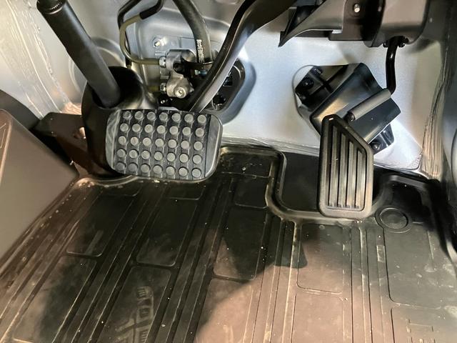 ハイゼットトラックＥＸＴ　４ＷＤ　ＣＶＴ車　９型ディスプレイオーディオ衝突被害軽減ブレーキ　コーナーセンサー　９型ディスプレイオーディオ　Ｂｌｕｅｔｏｏｔｈ　ＵＳＢ　バックカメラ　スマートキー　パワーウインドウ　４ＷＤ　デフロック　荷台作業灯　４枚リーフスプリング（滋賀県）の中古車