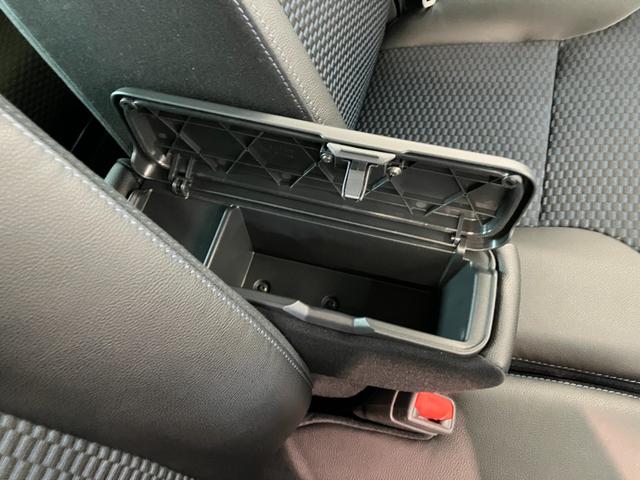 タントカスタムＲＳリミテッド　ターボ　クルコン　届出済未使用車衝突被害軽減ブレーキ　コーナーセンサー　バックカメラ（ナビ装着時用）　両側電動スライドドア　前席シートヒーター　電動パーキングブレーキ　ＬＥＤ　オートライト　オートエアコン　クルーズコントロール（滋賀県）の中古車