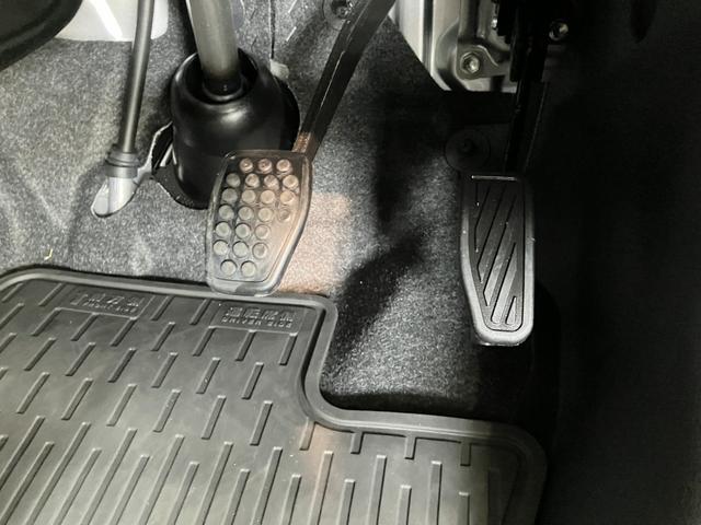 ハイゼットカーゴクルーズ　４ＷＤ　デジタルインナーミラー　スマートキー衝突被害軽減ブレーキ　スマアシ　コーナーセンサー　Ｂｌｕｅｔｏｏｔｈ／ＵＳＢチューナー　スマートキー　前席パワーウインドウ　両側スライドドア　デジタルインナーミラー　パートタイム４ＷＤ（滋賀県）の中古車