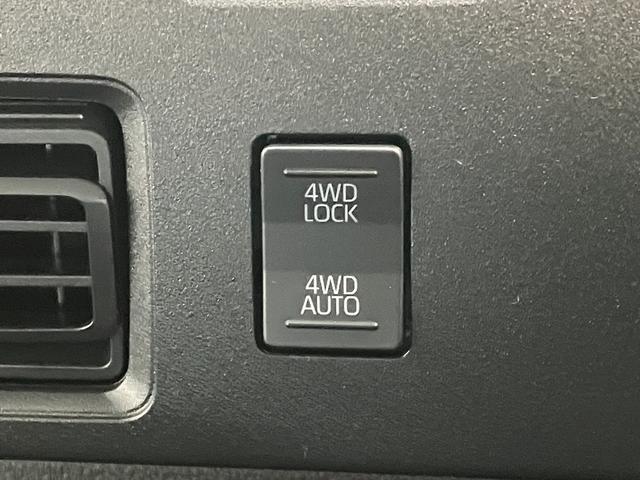 ハイゼットカーゴDX 4WD コーナーセンサー キーレス オートライト衝突被害軽減ブレーキ スマアシ パートタイム4WD コーナーセンサー 前席パワーウインドウ AM/FMステレオ 両側スライドドア オートライト マニュアルレベリング キーレスエントリー(滋賀県)の中古車