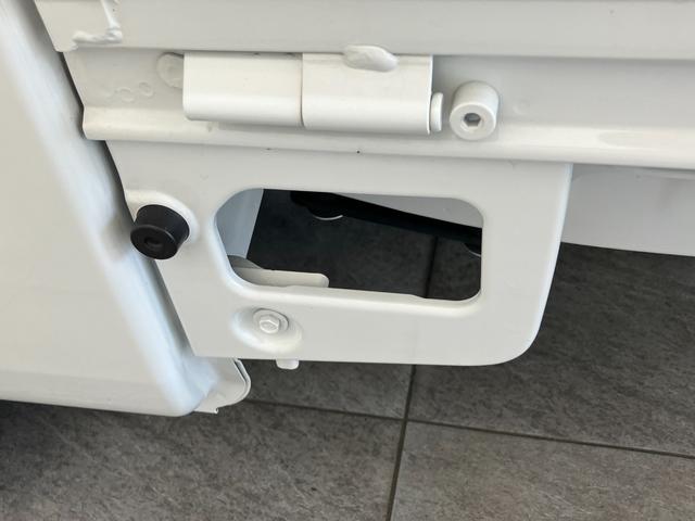 ハイゼットトラックスタンダード　４ＷＤ　９型ディスプレイオーディオ　Ｂカメラ衝突被害軽減ブレーキ　コーナーセンサー　９型ディスプレイオーディオ　Ｂｌｕｅｔｏｏｔｈ　ＵＳＢ　バックカメラ　オートライト　マニュアルレベリング　パートタイム４ＷＤ（滋賀県）の中古車