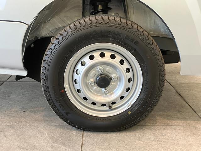 ハイゼットトラックスタンダード 4WD 5MT コーナーセンサー オートライト衝突被害軽減ブレーキ コーナーセンサー パートタイム4WD AM/FMラジオ マニュアルエアコン マニュアルレベリング オートライト 5速マニュアルミッション車(滋賀県)の中古車