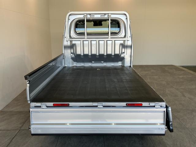ハイゼットトラックスタンダード 4WD 5MT コーナーセンサー オートライト衝突被害軽減ブレーキ コーナーセンサー パートタイム4WD AM/FMラジオ マニュアルエアコン マニュアルレベリング オートライト 5速マニュアルミッション車(滋賀県)の中古車