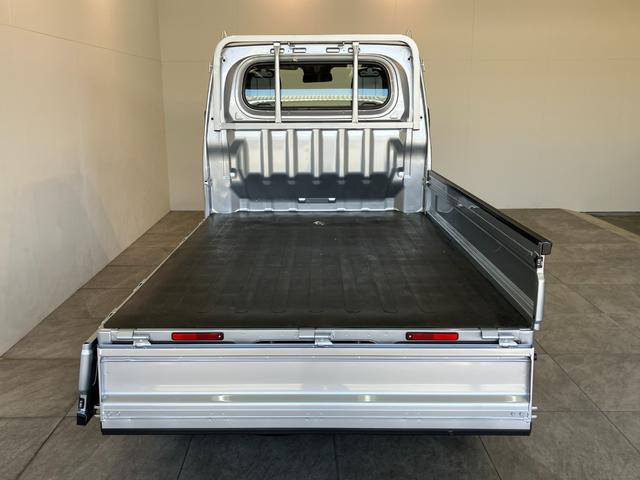 ハイゼットトラックスタンダード 4WD 5MT コーナーセンサー オートライト衝突被害軽減ブレーキ コーナーセンサー パートタイム4WD AM/FMラジオ マニュアルエアコン マニュアルレベリング オートライト 5速マニュアルミッション車(滋賀県)の中古車