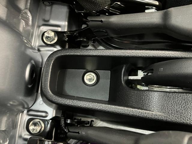 ハイゼットトラックスタンダード 4WD 5MT コーナーセンサー オートライト衝突被害軽減ブレーキ コーナーセンサー パートタイム4WD AM/FMラジオ マニュアルエアコン マニュアルレベリング オートライト 5速マニュアルミッション車(滋賀県)の中古車