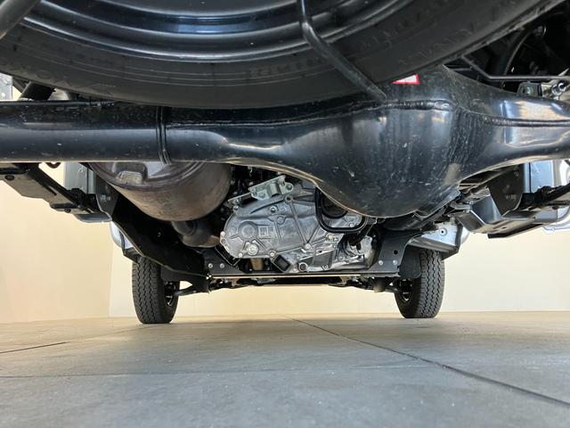 ハイゼットトラックスタンダード 4WD 5MT コーナーセンサー オートライト衝突被害軽減ブレーキ コーナーセンサー パートタイム4WD AM/FMラジオ マニュアルエアコン マニュアルレベリング オートライト 5速マニュアルミッション車(滋賀県)の中古車