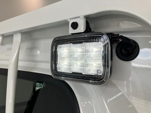 ハイゼットトラックＥＸＴ　４ＷＤ　ＣＶＴ車　デフロック　荷台作業灯衝突被害軽減ブレーキ　コーナーセンサー　パートタイム４ＷＤ　デフロック　Ｂｌｕｅｔｏｏｔｈ／ＵＳＢチューナー　ドラレコ　スマートキー　パワーウインドウ　ＬＥＤ　荷台作業灯　４枚リーフスプリング（滋賀県）の中古車
