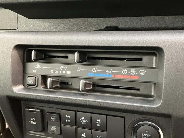 ハイゼットトラックＥＸＴ　４ＷＤ　ＣＶＴ車　デフロック　荷台作業灯衝突被害軽減ブレーキ　コーナーセンサー　パートタイム４ＷＤ　デフロック　Ｂｌｕｅｔｏｏｔｈ／ＵＳＢチューナー　ドラレコ　スマートキー　パワーウインドウ　ＬＥＤ　荷台作業灯　４枚リーフスプリング（滋賀県）の中古車