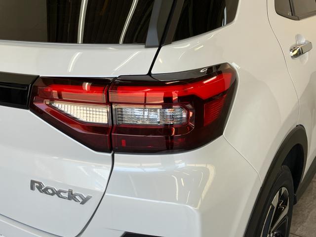 ロッキープレミアムG HEV 9型ディスプレイオーディオ Pカメラ衝突被害軽減ブレーキ コーナーセンサー 9型ディスプレイオーディオ フルセグ Bluetooth USB パノラマカメラ 前後ドラレコ 前席シートヒーター LED レーダークルーズコントロール(滋賀県)の中古車
