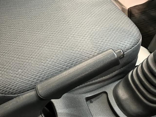 ハイゼットトラックスタンダード エアコン・パワステレス 5MT 車検整備付CDステレオ USB マニュアルレベリング ゲートプロテクター バッテリーカバー 5速マニュアルミッション車(滋賀県)の中古車